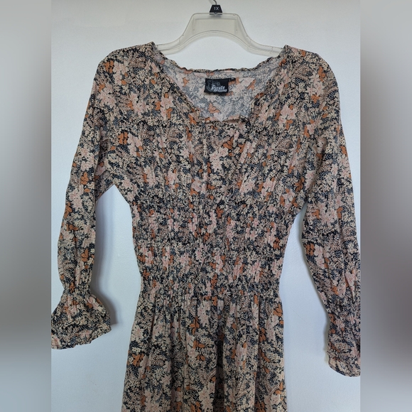 Pirates Dressing Floral Long Sleeve Dress - Picture 10 of 11